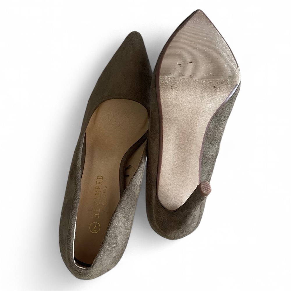 Classy Pointed-Toe Taupe Heels - Picture 3 of 4
